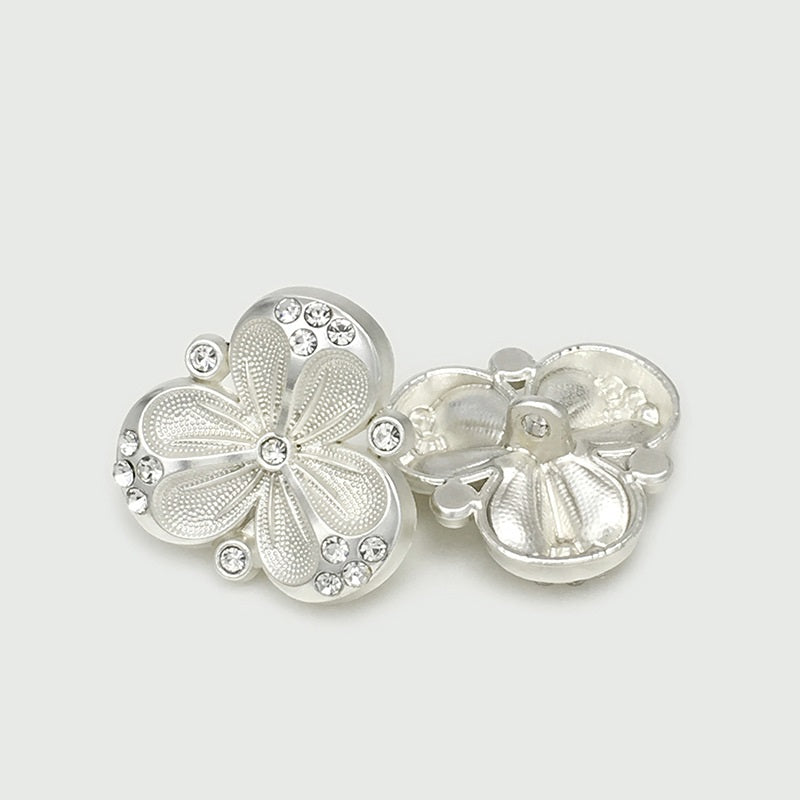 Boutons en métal ornés de perles argentées en forme de fleur 17,5/22,5 mm 12 pièces