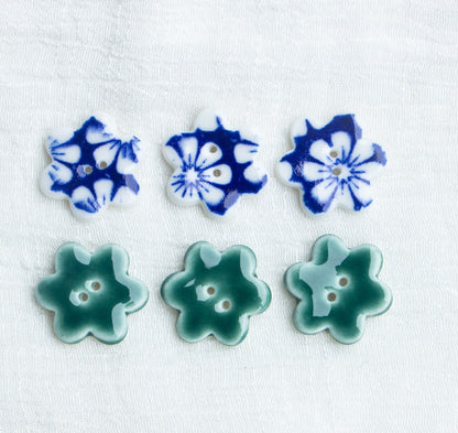 Botões de Cerâmica Pequenos de Flores Amarelo Verde Azul de 18mm para Acessórios de Broche DIY 10pcs