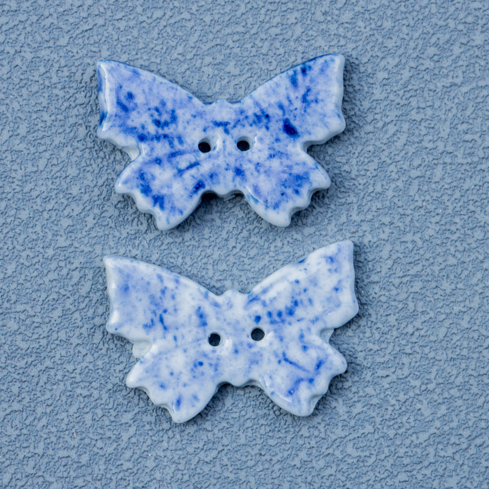 26mm Farfalle Blu e Bianche in Ceramica Fatte a Mano con 2 Fori 6pz