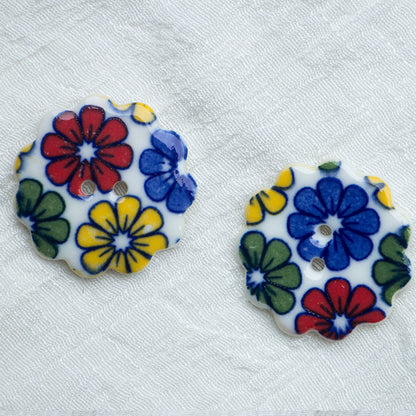 Botones de cerámica hechos a mano de 30 mm con 2 agujeros, patrón de flores azul y blanco, 10 piezas