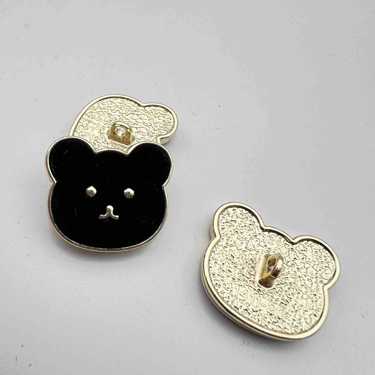 Boutons en métal à tige Cute Bear de 21,5 mm, pack de 48 (4 couleurs)