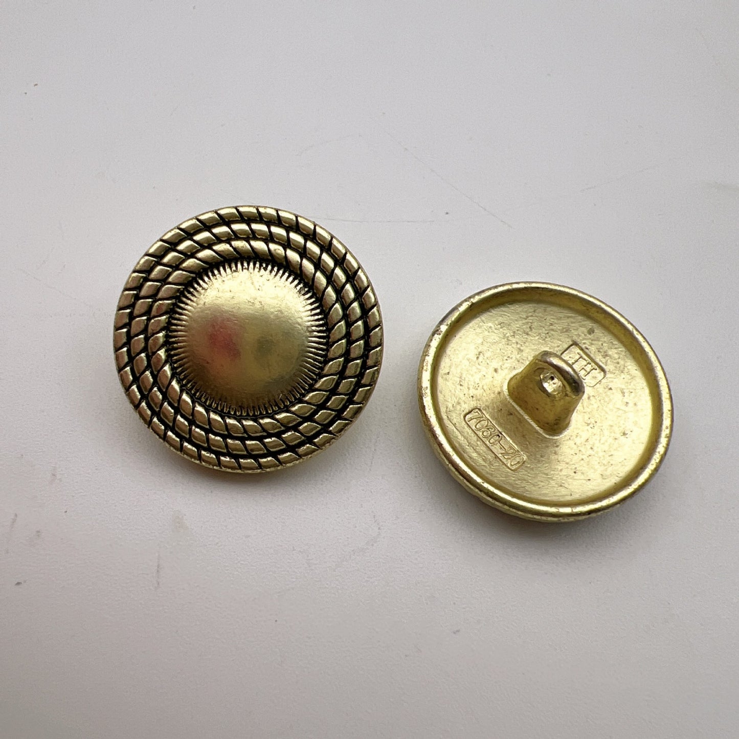 Boutons en métal doré vintage de style britannique 18/20/23mm 50pcs