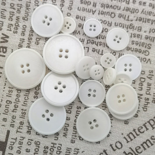 24L-40L Black White Eco-Friendly Tagua Nut Buttons for Knitwear 20pcs