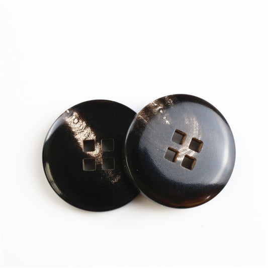 Boutons ronds en corne de buffle noir de 12,5-28 mm avec quatre trous carrés, 20 pièces