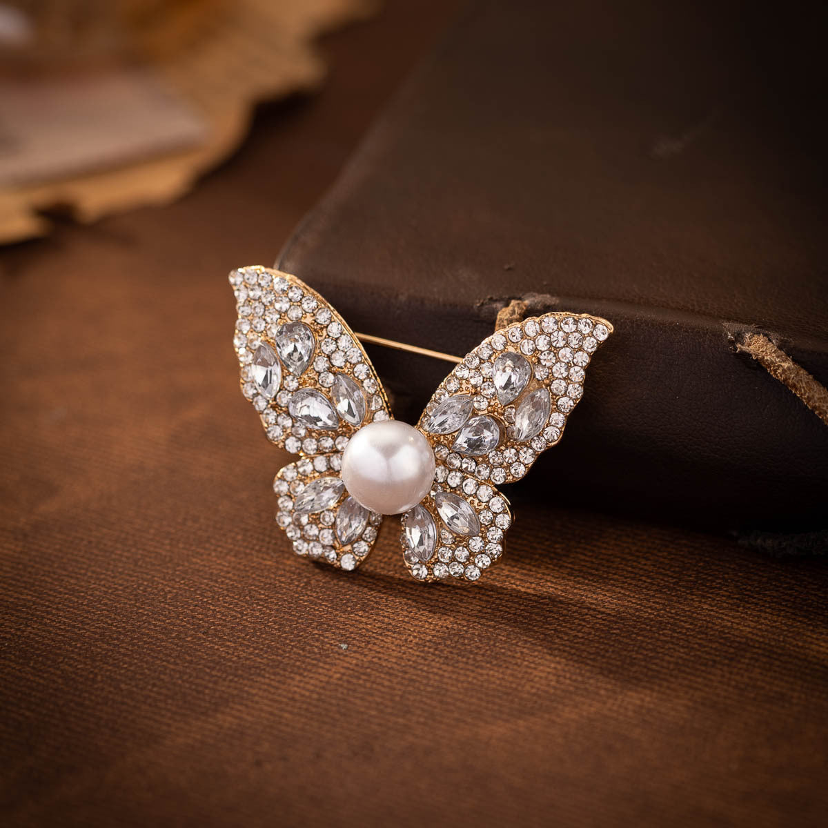 All-Diamond Pearl Butterfly Brooch Gold and Silver 4 Pack