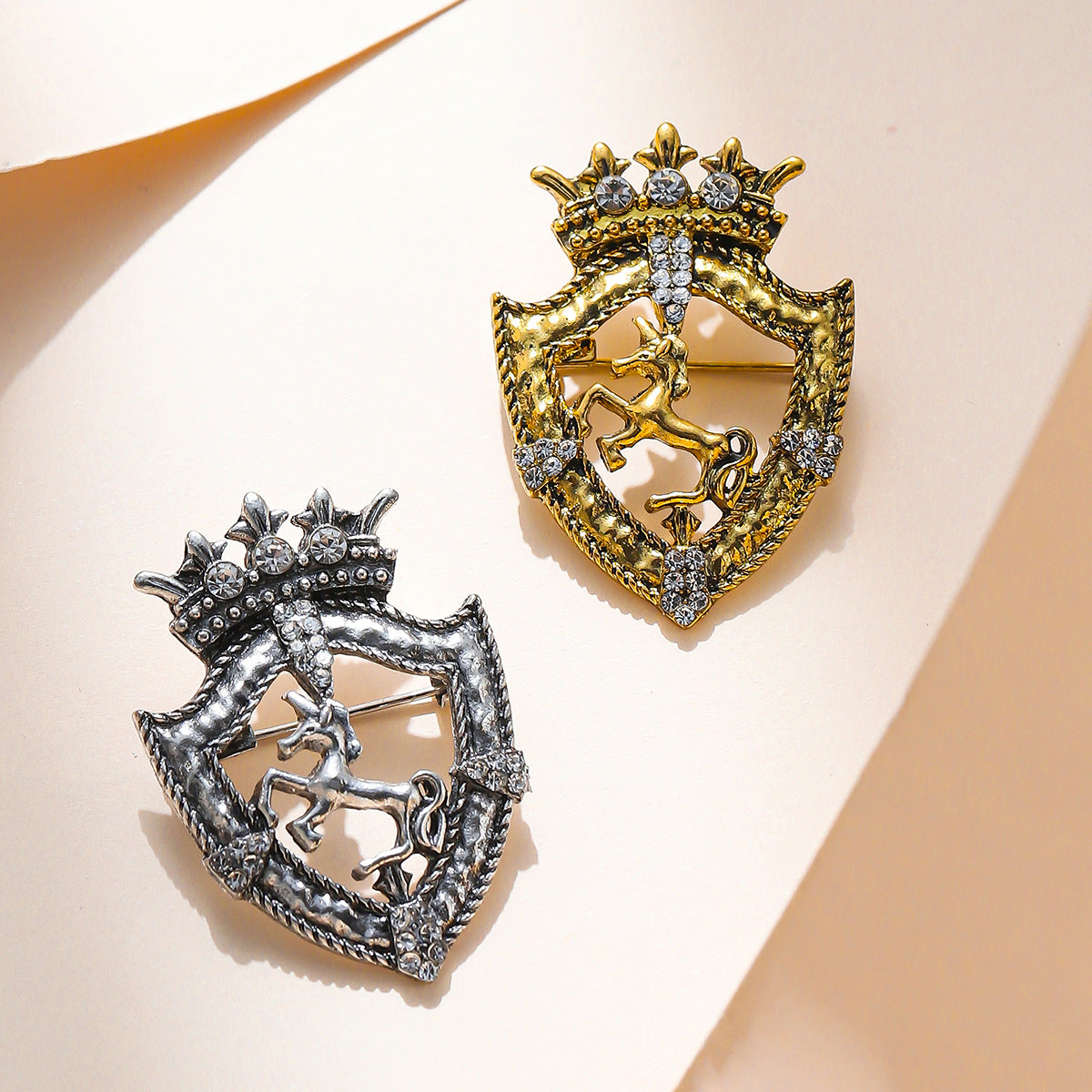 Men's Brooch Vintage Horse Shield Crown Clothing Pin 3pcs