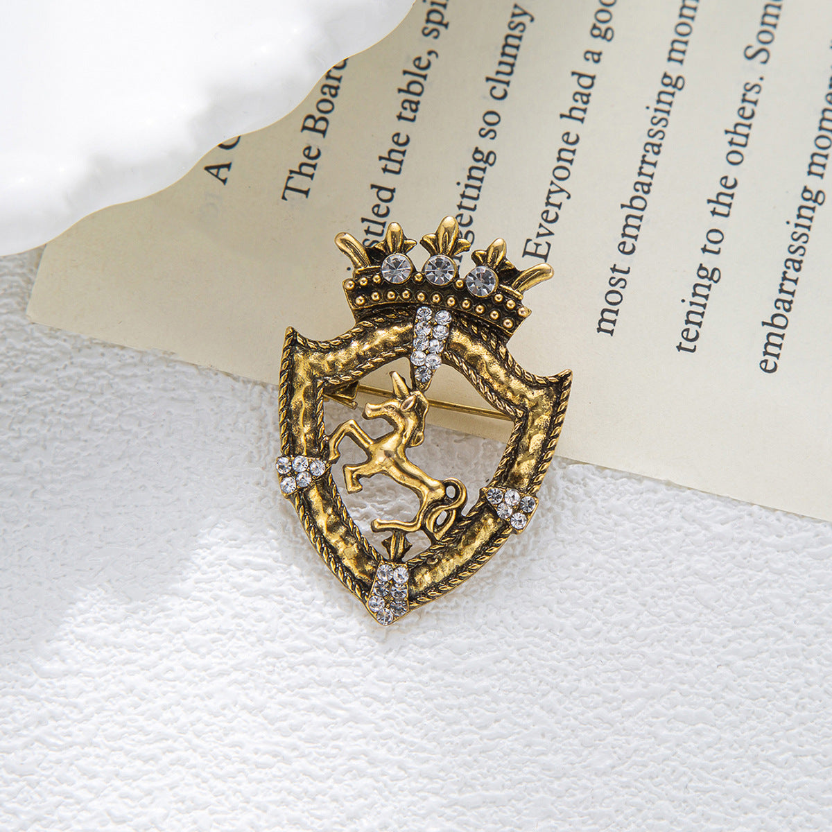 Men's Brooch Vintage Horse Shield Crown Clothing Pin 3pcs