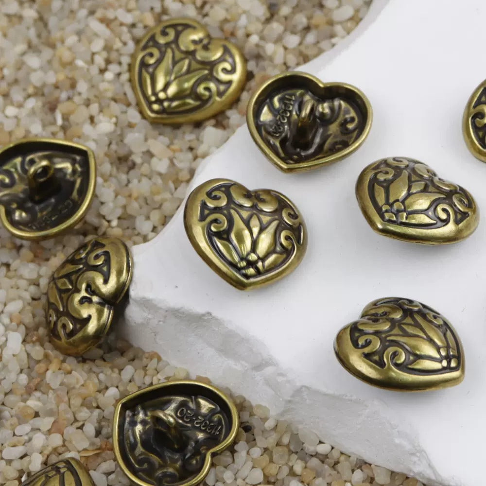 20mm Antique Bronze Heart-Shaped Metal Shank Buttons for Men's Leather Jacket 20pcs