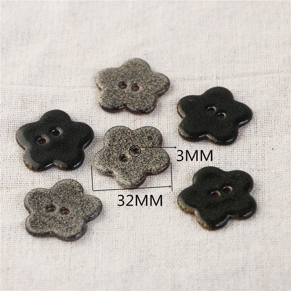 Boutons de couture en céramique faits à la main en forme de trèfle à cinq feuilles noir et gris, 2 trous, 3 pièces