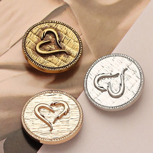 Retro British Heart-Carved Metal Decorative Buttons 6pcs