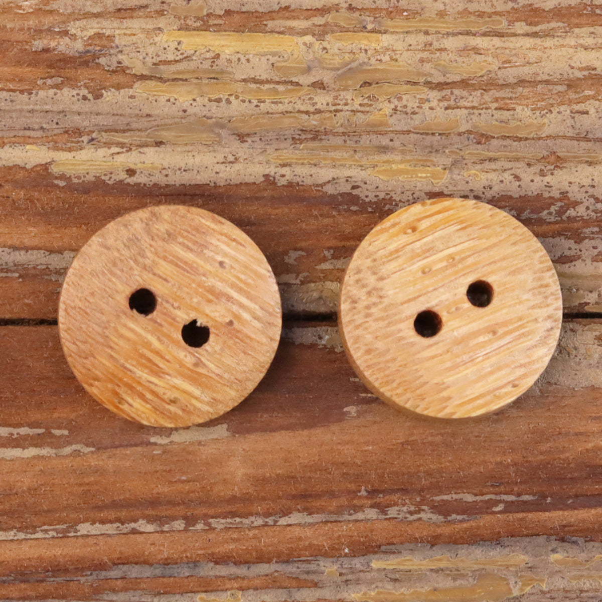 18-40L Natural Bamboo Two-Hole Buttons 30 Pack (6 Sizes)