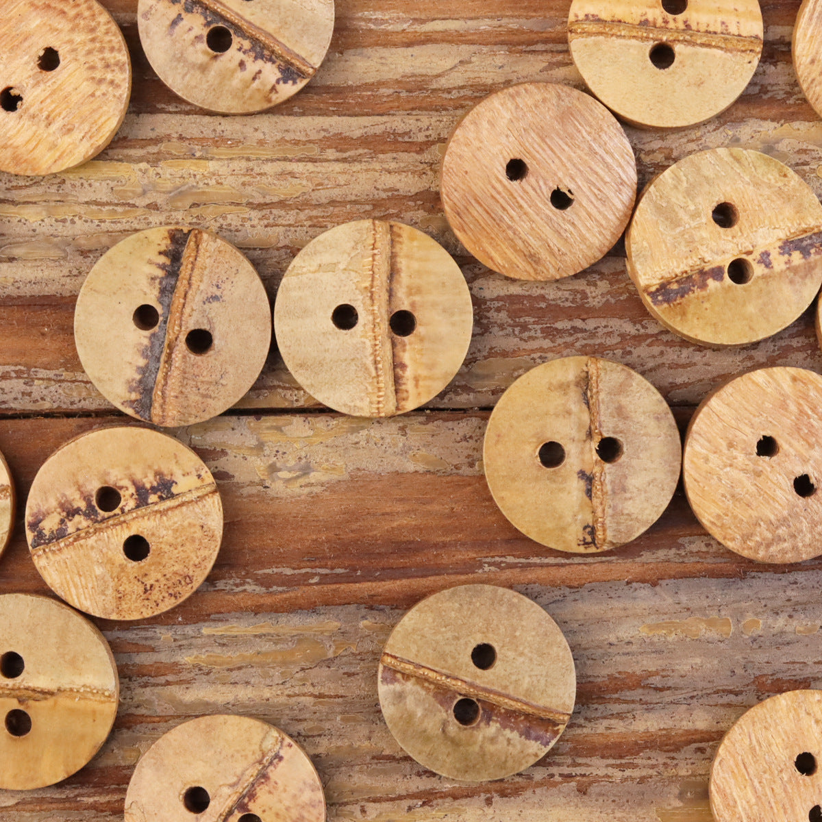 18-40L Natural Bamboo Two-Hole Buttons 30 Pack (6 Sizes)