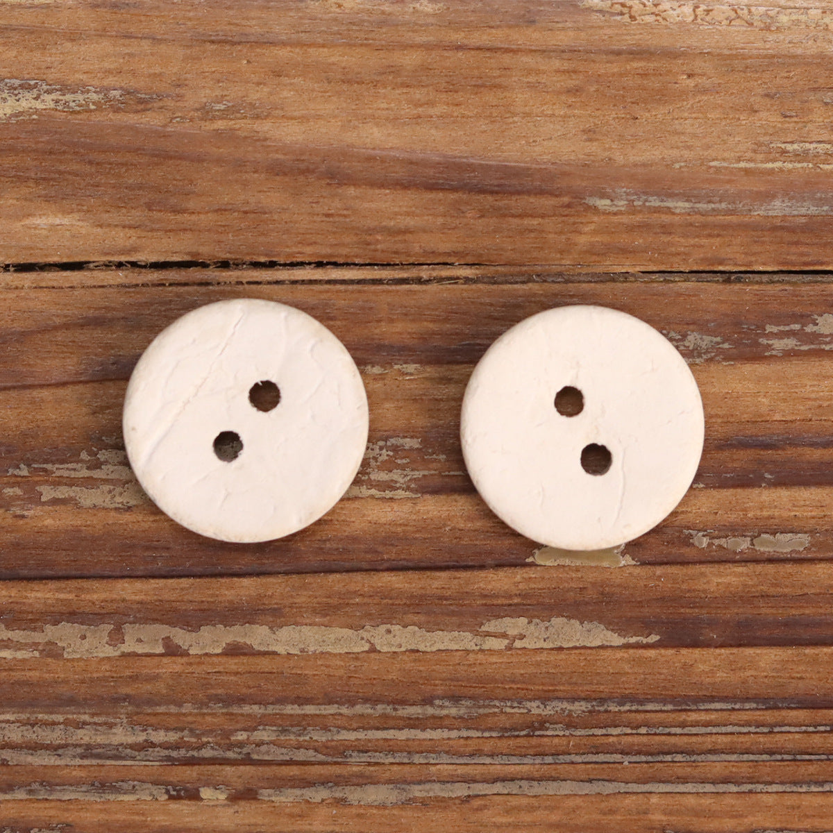 20-24L Natural Thickened White Laser Wooden 2 Hole Buttons 40 Pack