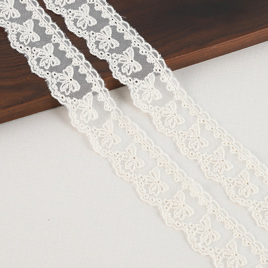 Dentelle en coton de 45 mm avec détails brodés, 16 yards