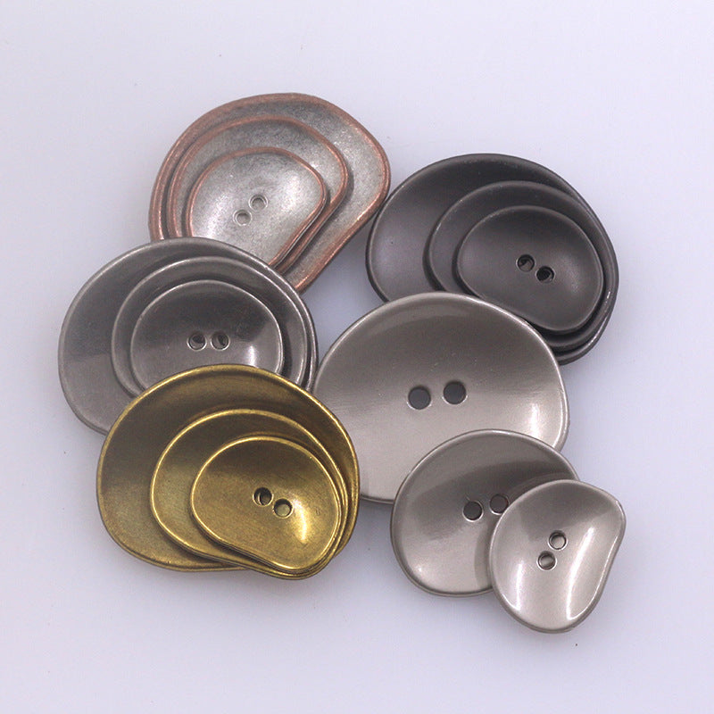 Boutons en métal irréguliers à deux trous en nickel or antique, pack de 90