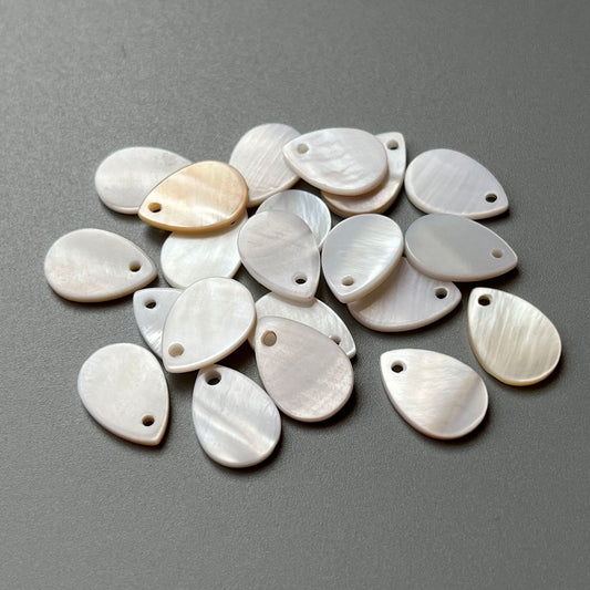 20L Natural Freshwater Pearl Shell Buttons 40pcs