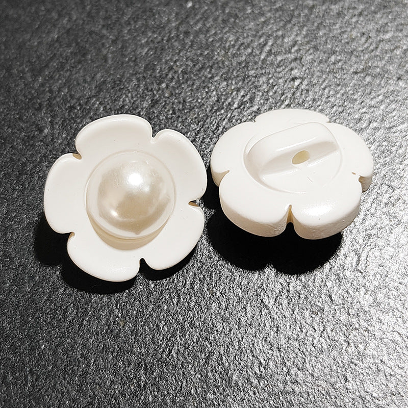 Botões de Resina com Base de Flor Preta e Branca 11/18mm 40pcs