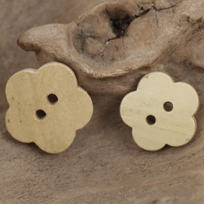 Flower-Shaped Natural Bamboo Buttons for Children's Spring Clothing 20pcs