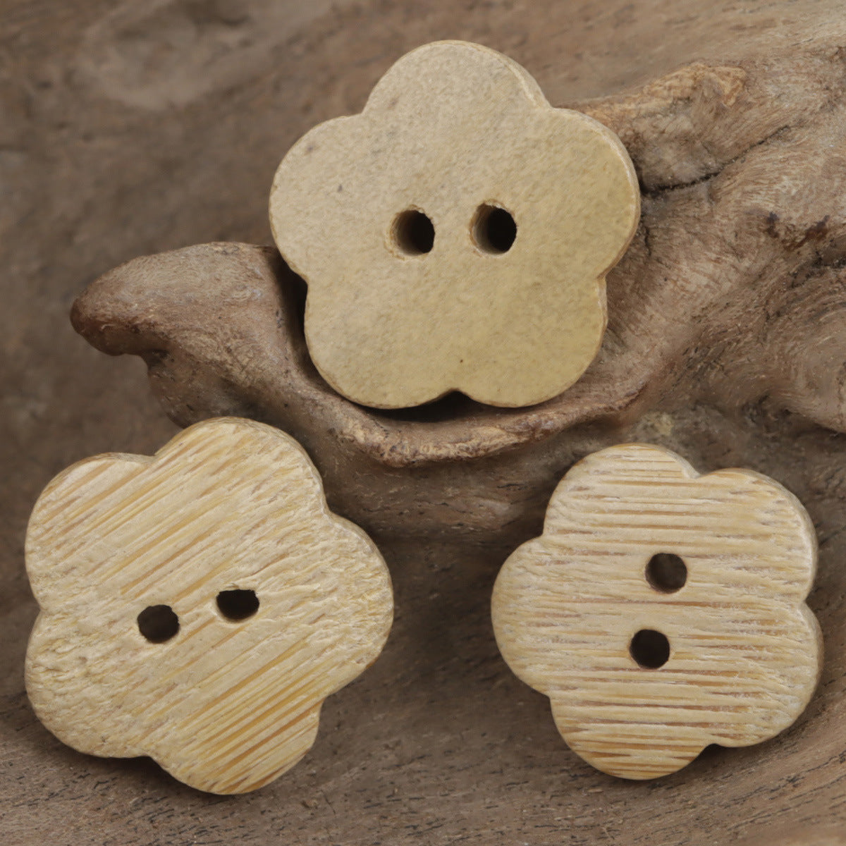 Flower-Shaped Natural Bamboo Buttons for Children's Spring Clothing 20pcs