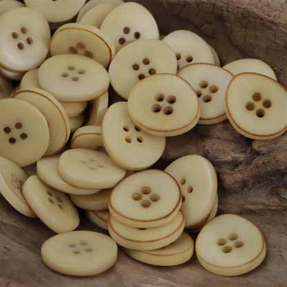 Brannbrente beige uregelmessige skålformede naturlige corozo-knapper, 10 stk.