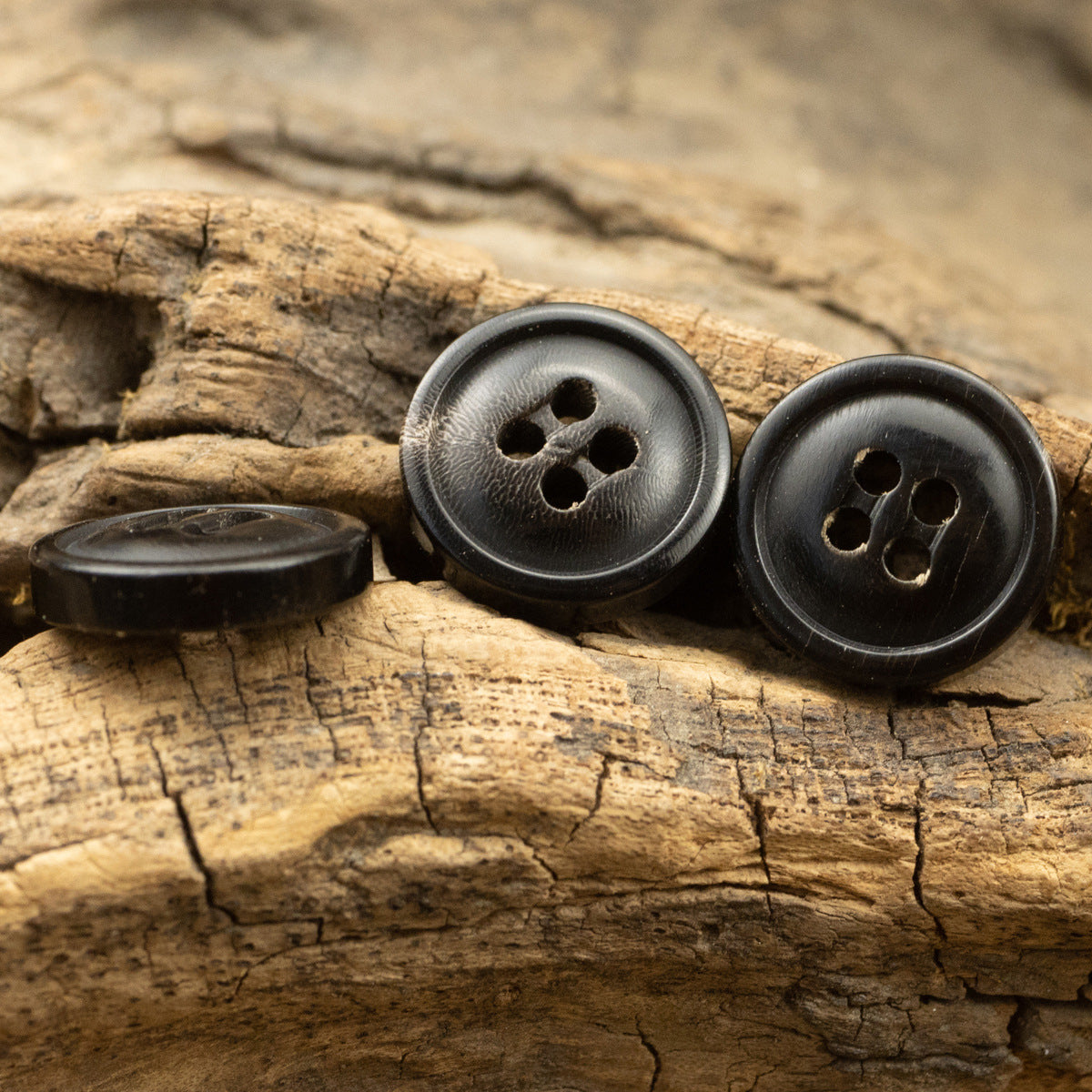 10/11.5/12.5mm Natural Black Genuine Horn Four-Hole Buttons 10pcs