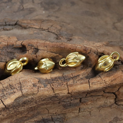 Gyldne metall lotus anheng knapper for buddhistisk stil DIY armbånd 10 stk