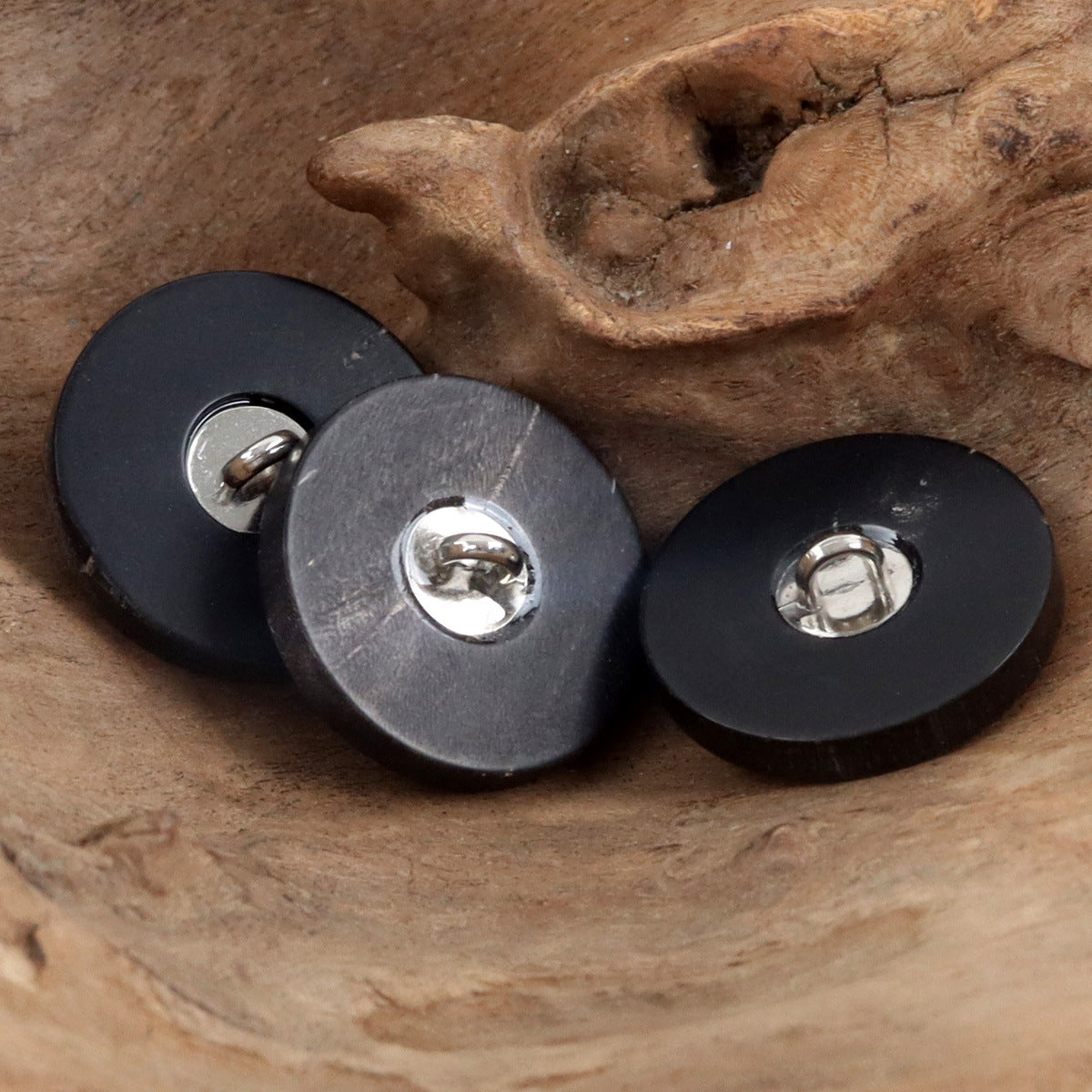 American Retro Twill Natural Real Horn Black Buttons 10stk