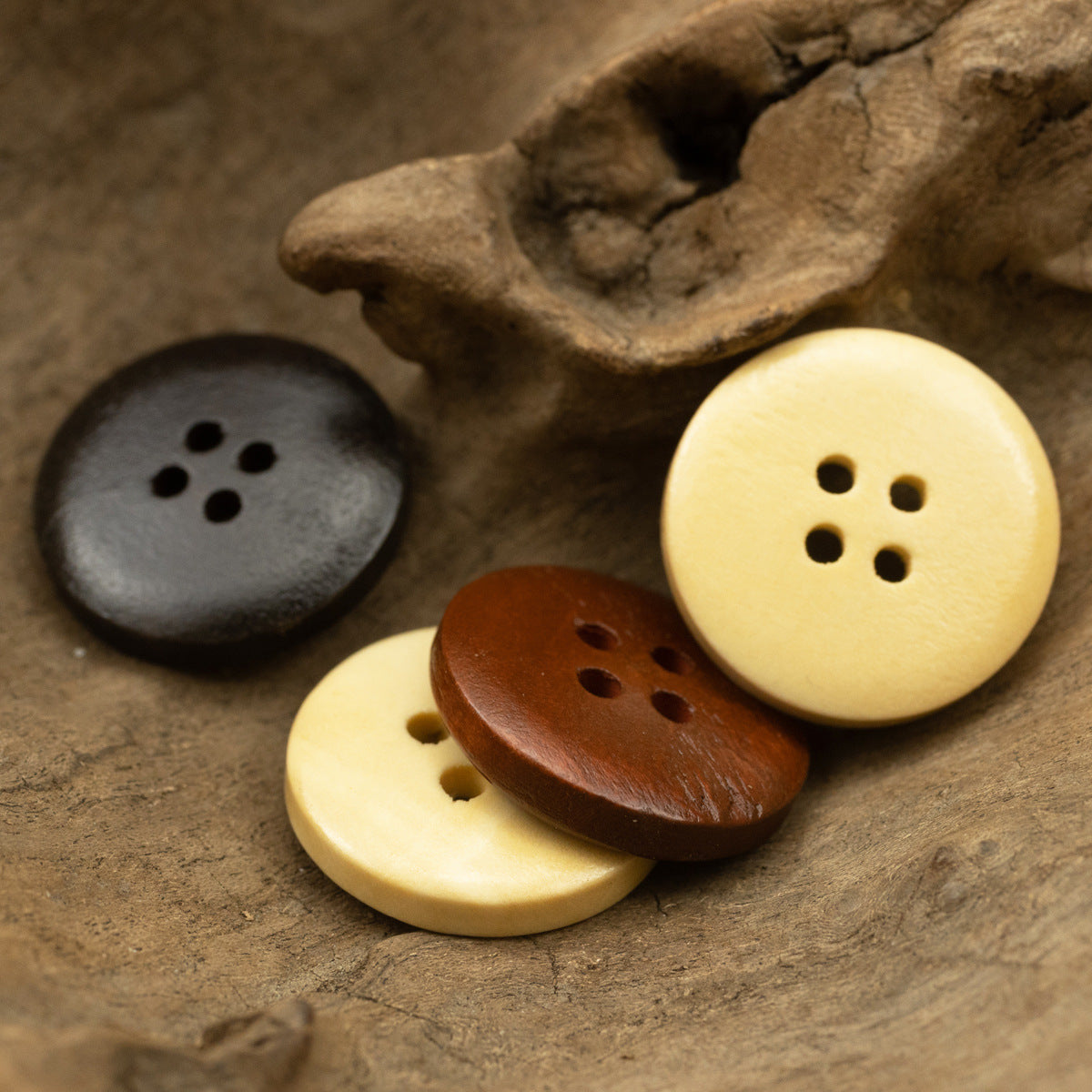 Vintage Round Four-Hole Wooden Buttons 50pcs