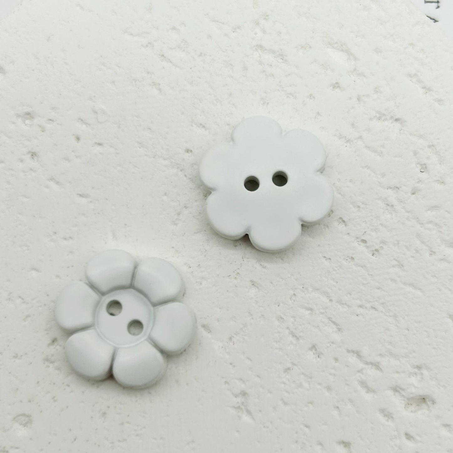 11.5mm Colorful Plastic Flower-Shaped Two-Hole Buttons for Children's Clothing 100PCS