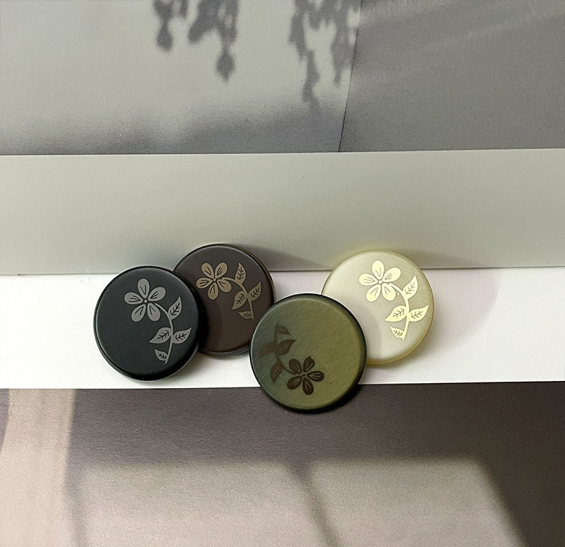 18/23/25mm Round Resin Buttons with Laser Cut Flower Pattern Metal Shanks for Coat 20pcs