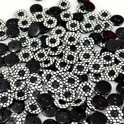 13mm Runde Polka Dot Svart og Hvit To-Hulls Harpiks Knapper for Skjorter 50stk