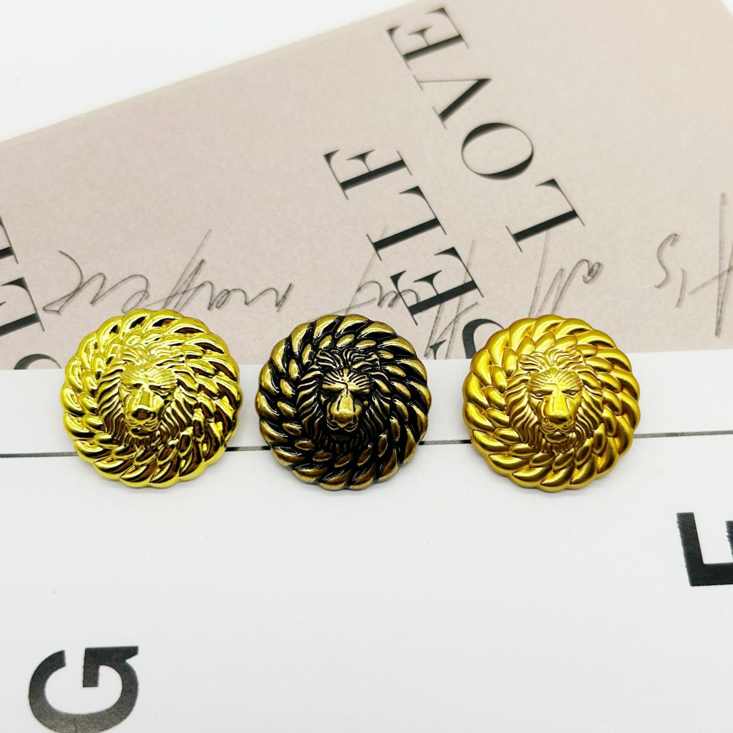 18/25/38mm British Classic Balmain Lion Head Buttons for Women's Blouses Jackets 10pcs