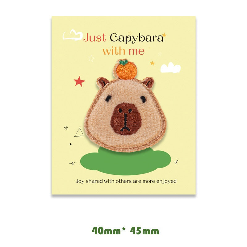 Selbstklebende braune Capybara gestickte Patches 5er Pack